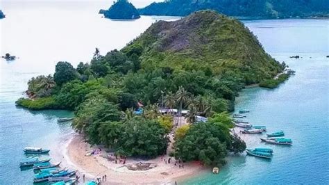 mandeh island paradise.